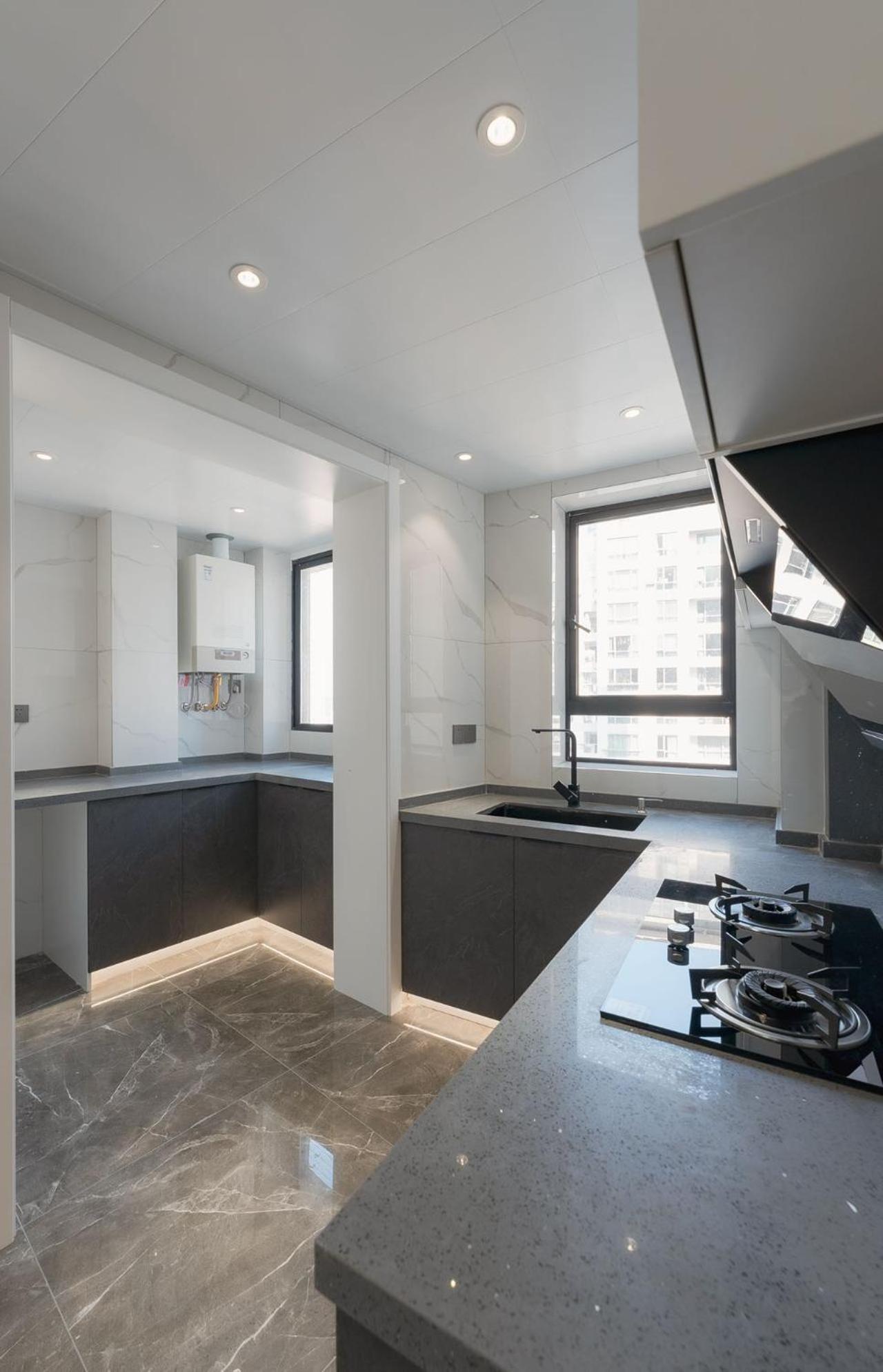 Eastern Hub - Brand New Near The Bund, Nanjing Road, Yuyuan Garden, Sunny 3 Bedrooms 100m From Metro Station