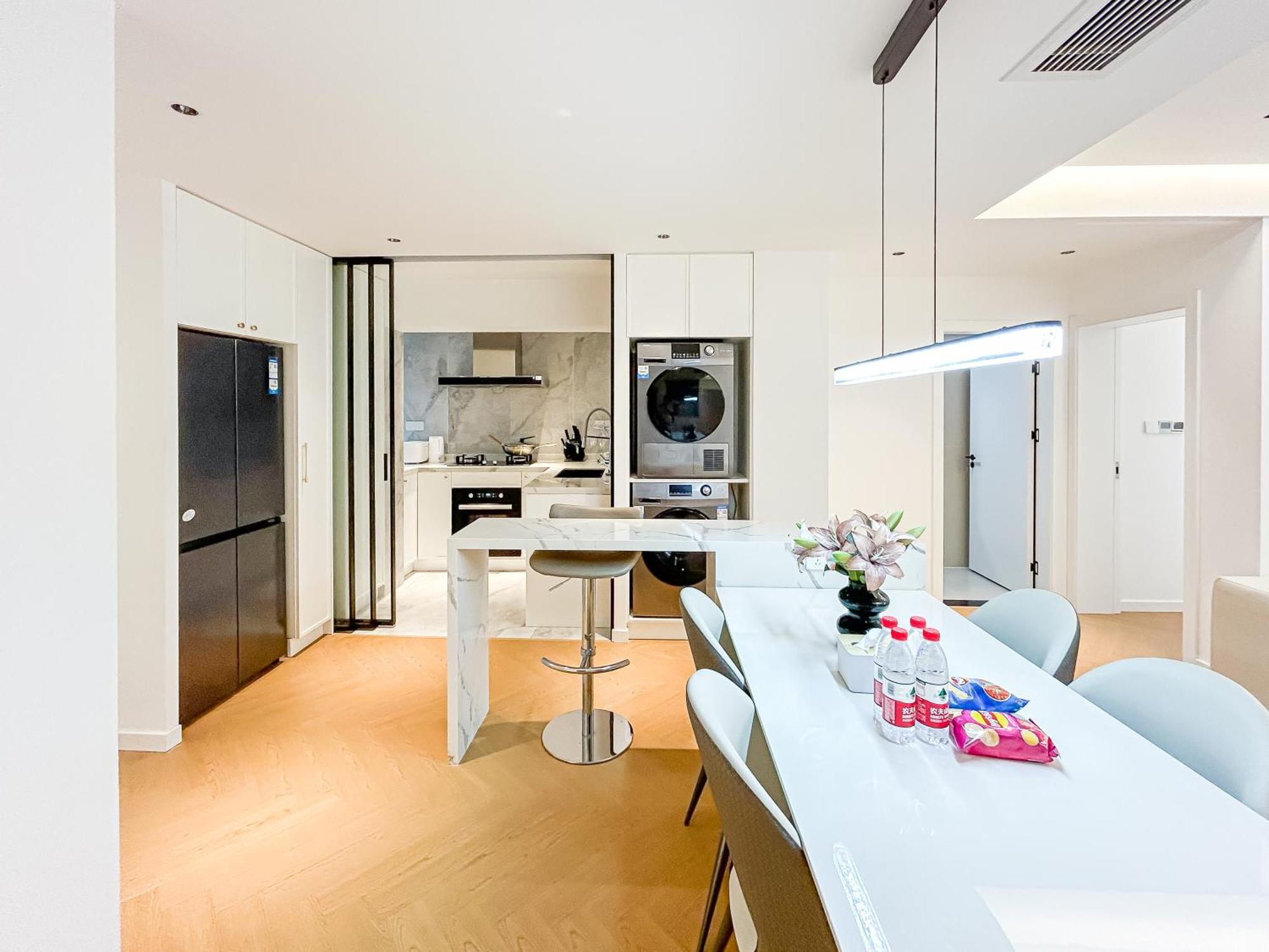 Eastern Hub - Brand New Near The Bund, Nanjing Road, Yuyuan Garden, Sunny 3 Bedrooms 100m From Metro Station Shanghai