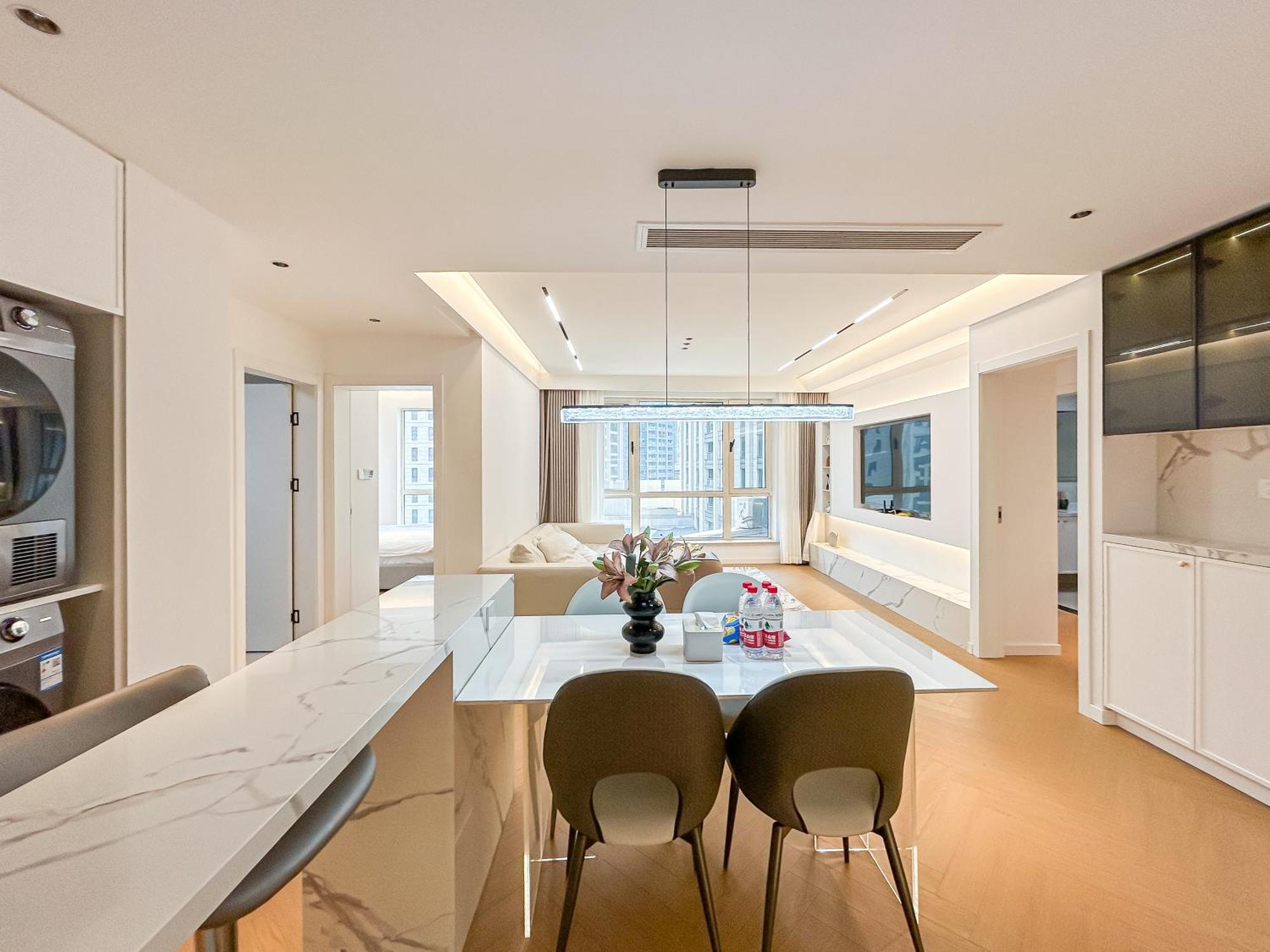 Eastern Hub - Brand New Near The Bund, Nanjing Road, Yuyuan Garden, Sunny 3 Bedrooms 100m From Metro Station