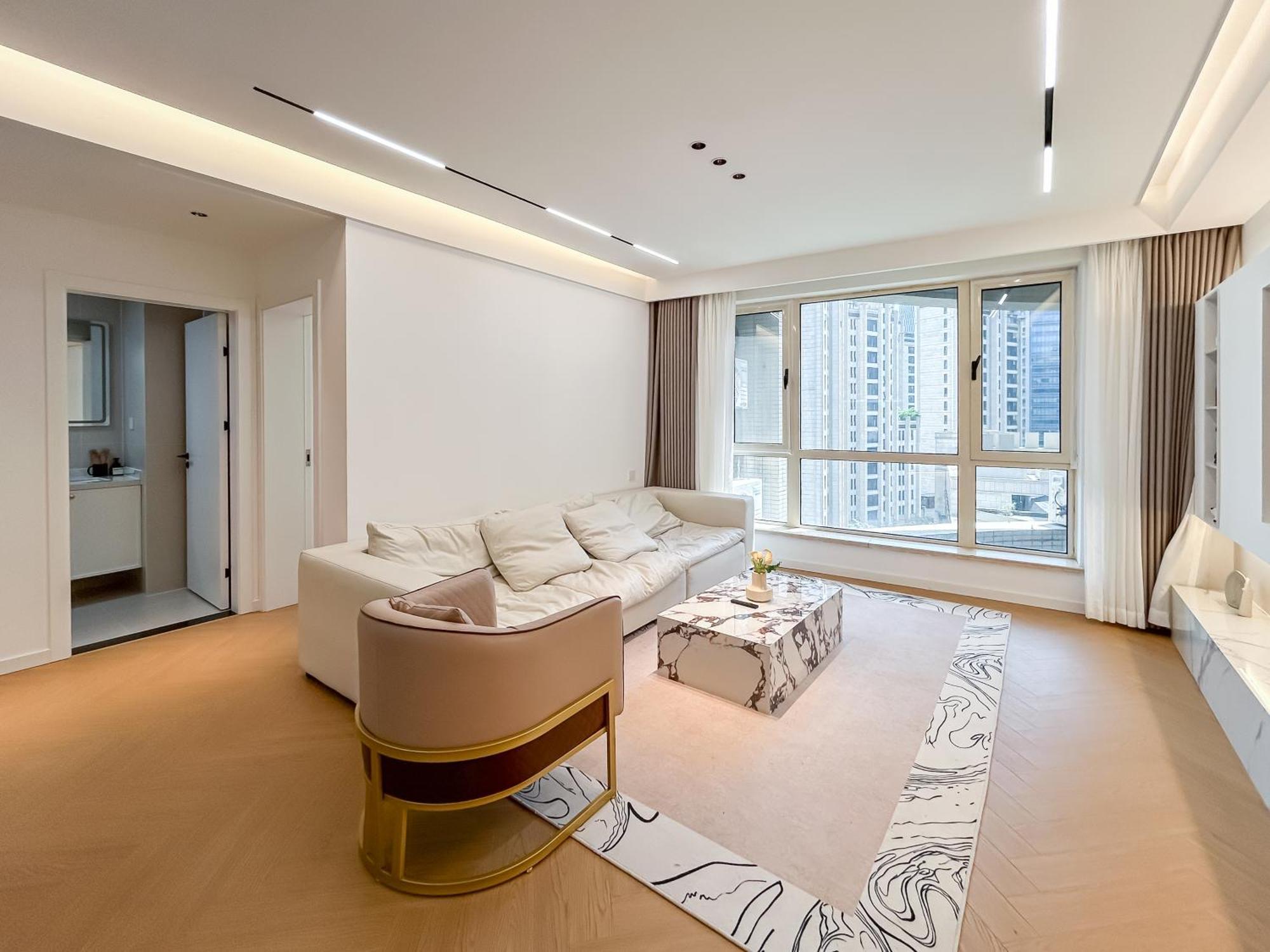Eastern Hub - Brand New Near The Bund, Nanjing Road, Yuyuan Garden, Sunny 3 Bedrooms 100m From Metro Station *