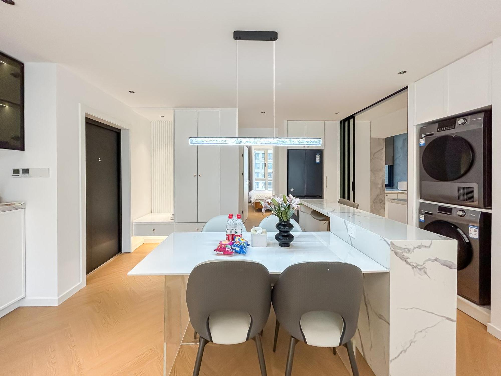 Appartement Eastern Hub - Brand New Near The Bund, Nanjing Road, Yuyuan Garden, Sunny 3 Bedrooms 100m From Metro Station